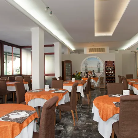 Hotel Ute 3*